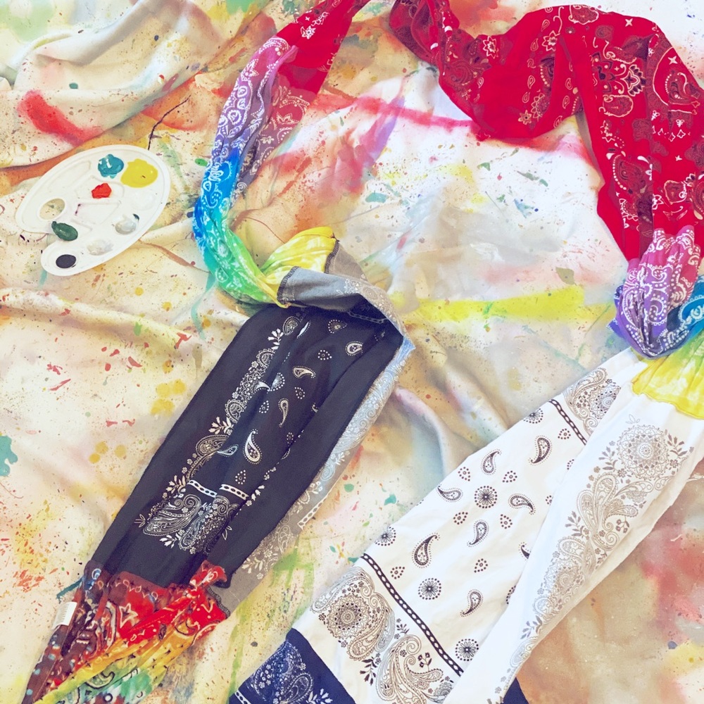 Each scarf is made with different colors 🤞🏾